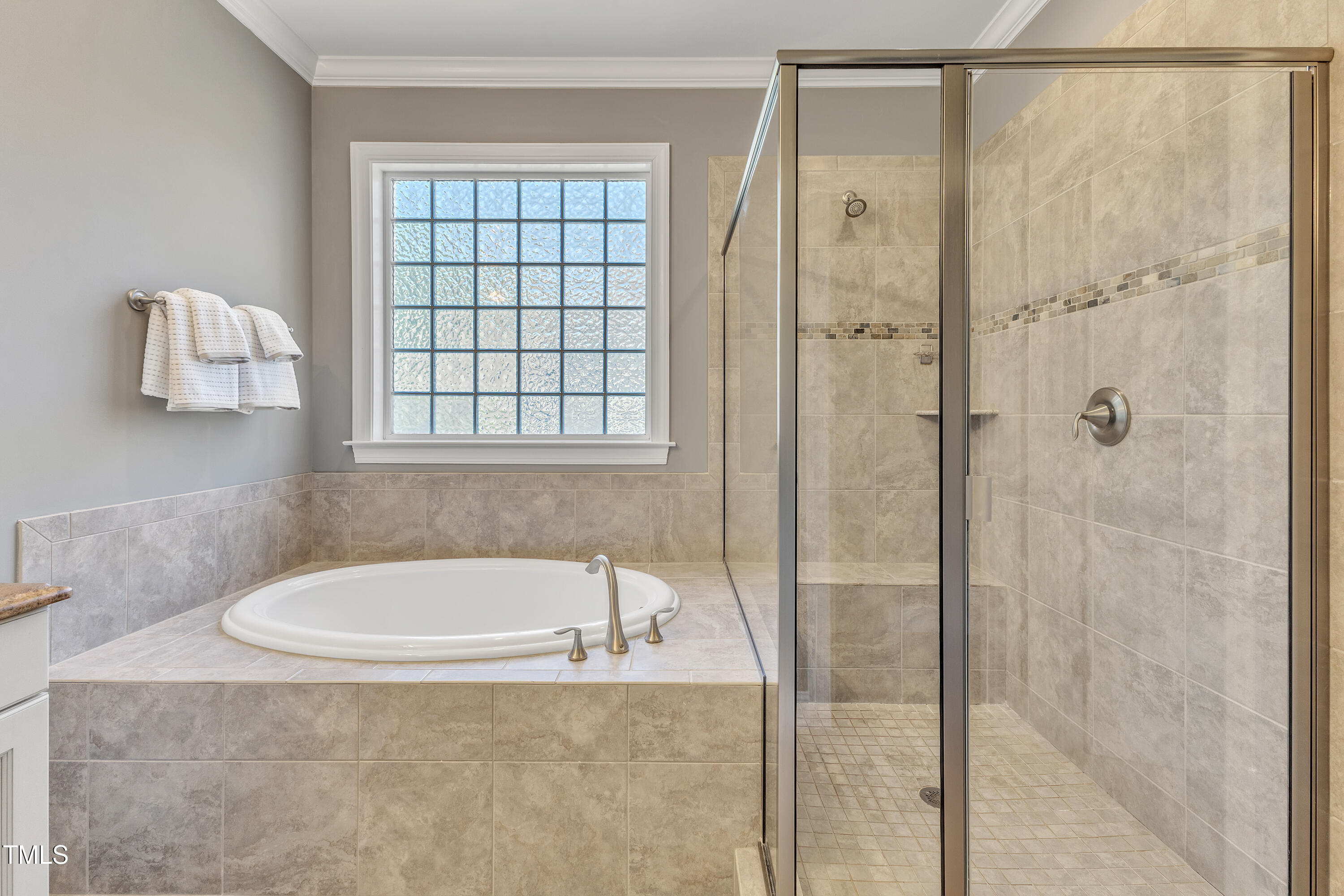 Rolesville, North Carolina 27571, United States, 5 Bedrooms Bedrooms, ,4 BathroomsBathrooms,Residential,Pending,121061