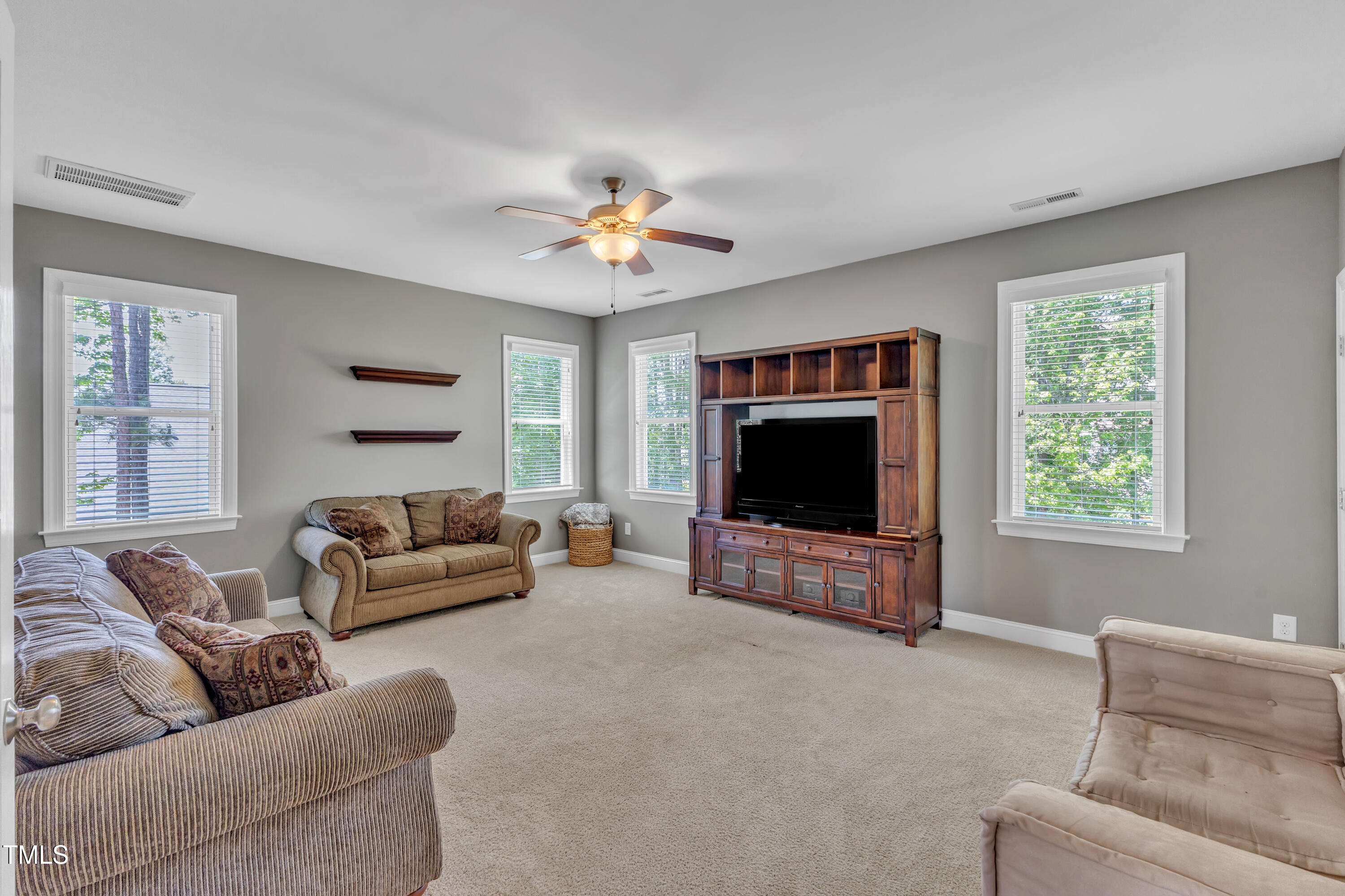 Rolesville, North Carolina 27571, United States, 5 Bedrooms Bedrooms, ,4 BathroomsBathrooms,Residential,Pending,121061