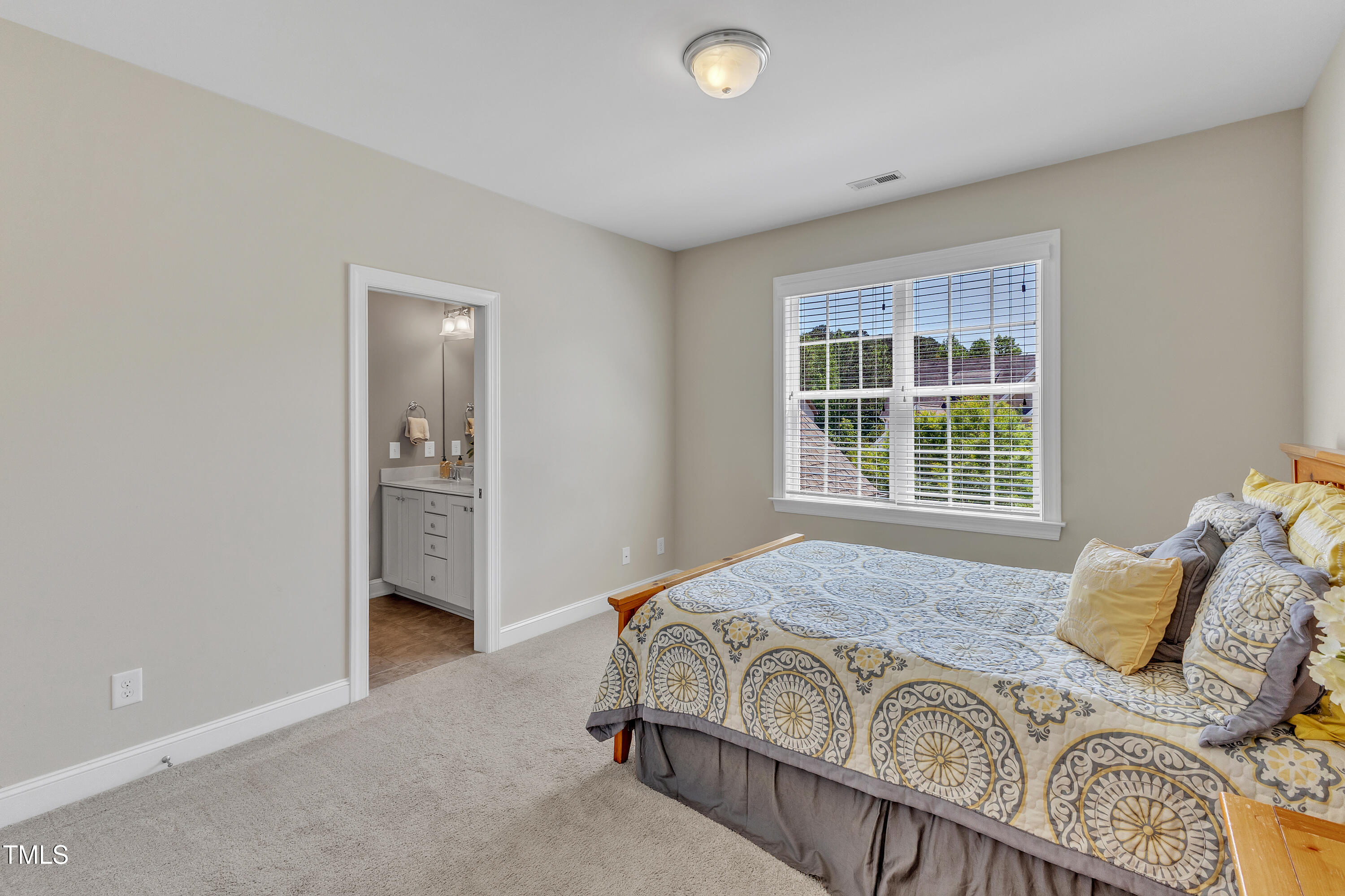 Rolesville, North Carolina 27571, United States, 5 Bedrooms Bedrooms, ,4 BathroomsBathrooms,Residential,Pending,121061