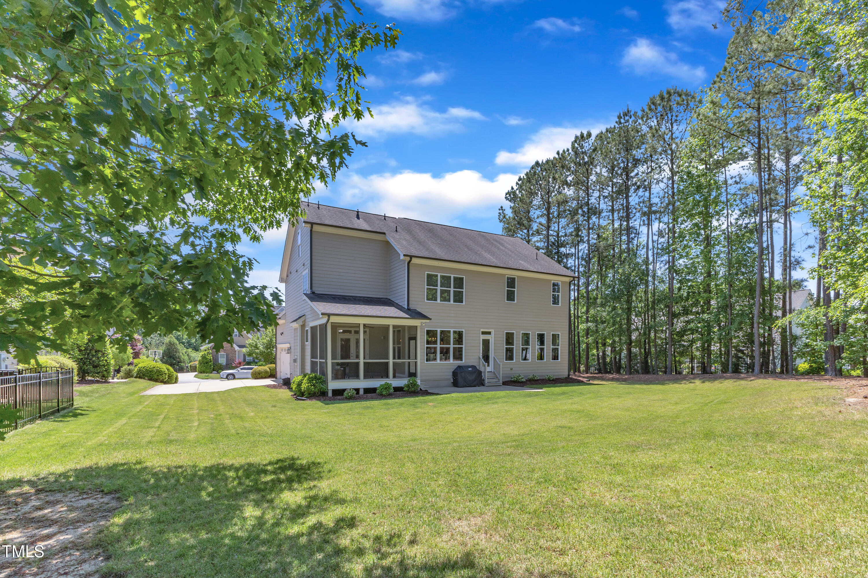 Rolesville, North Carolina 27571, United States, 5 Bedrooms Bedrooms, ,4 BathroomsBathrooms,Residential,Pending,121061