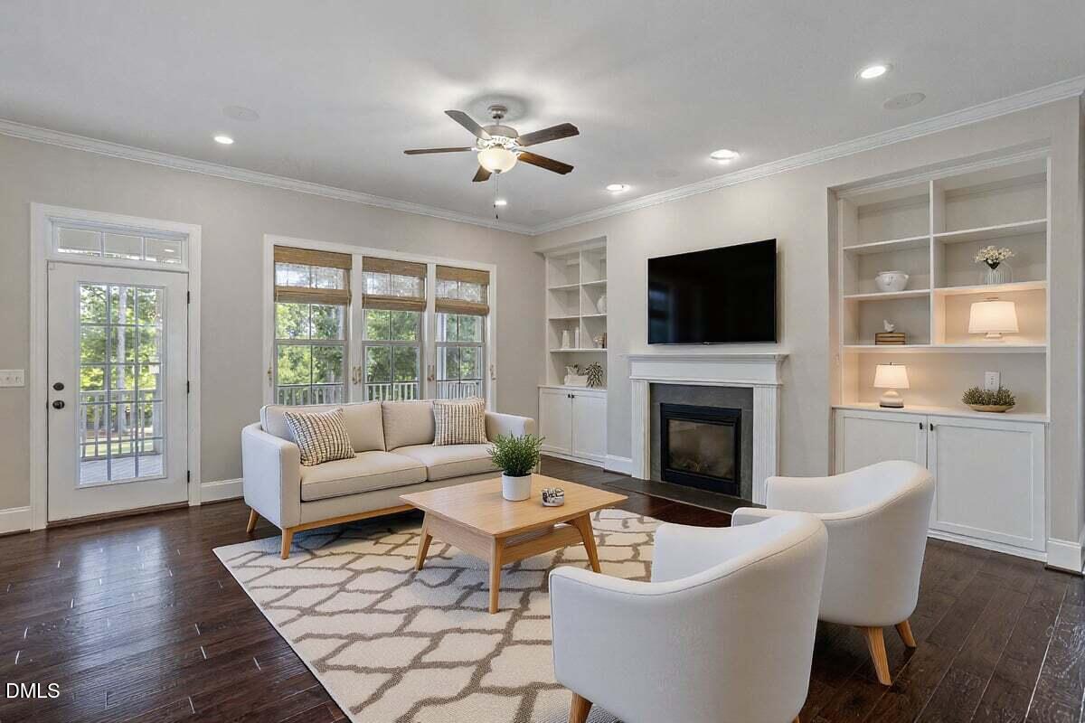 525 Ancient Oaks Drive