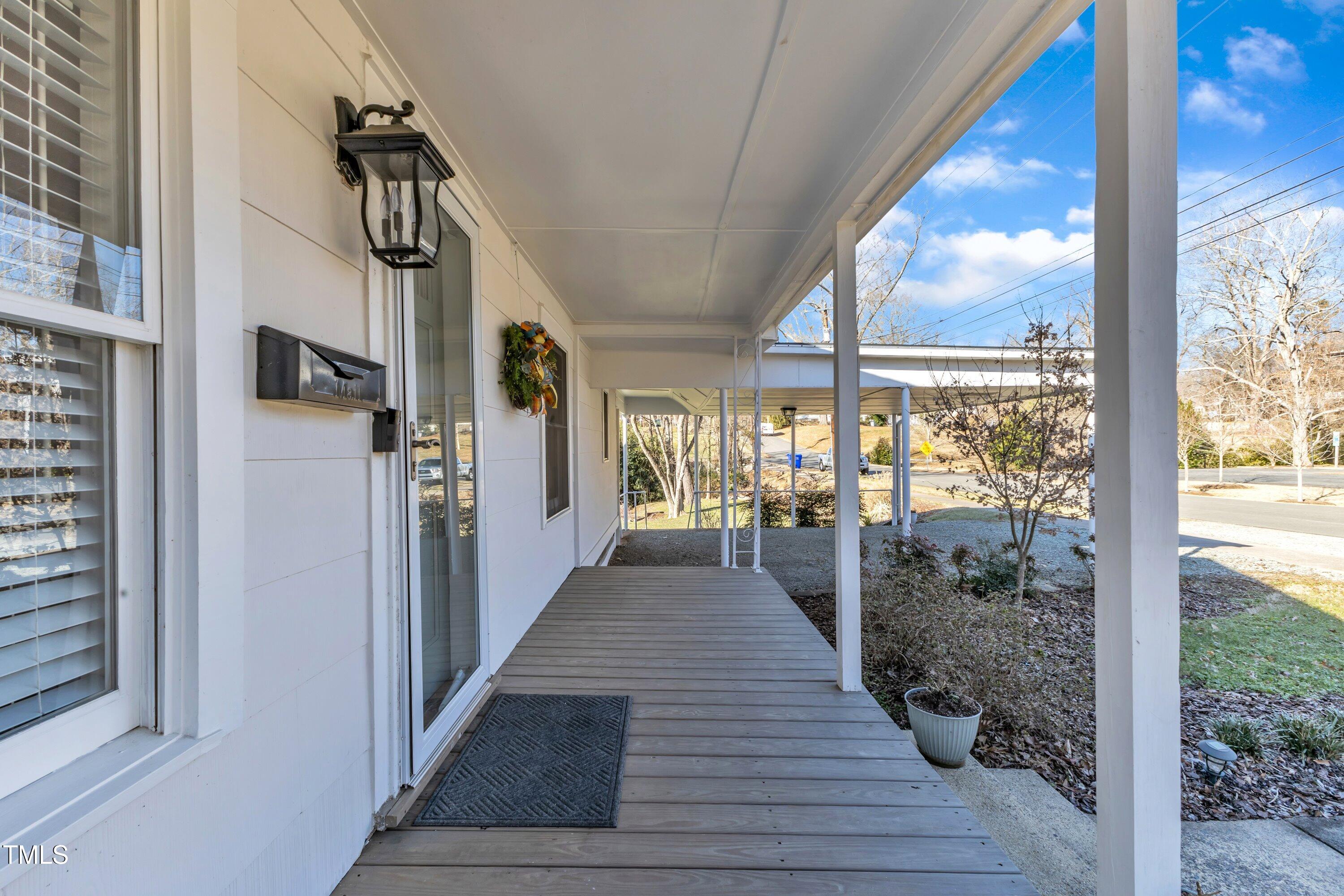 152 E Tryon Street