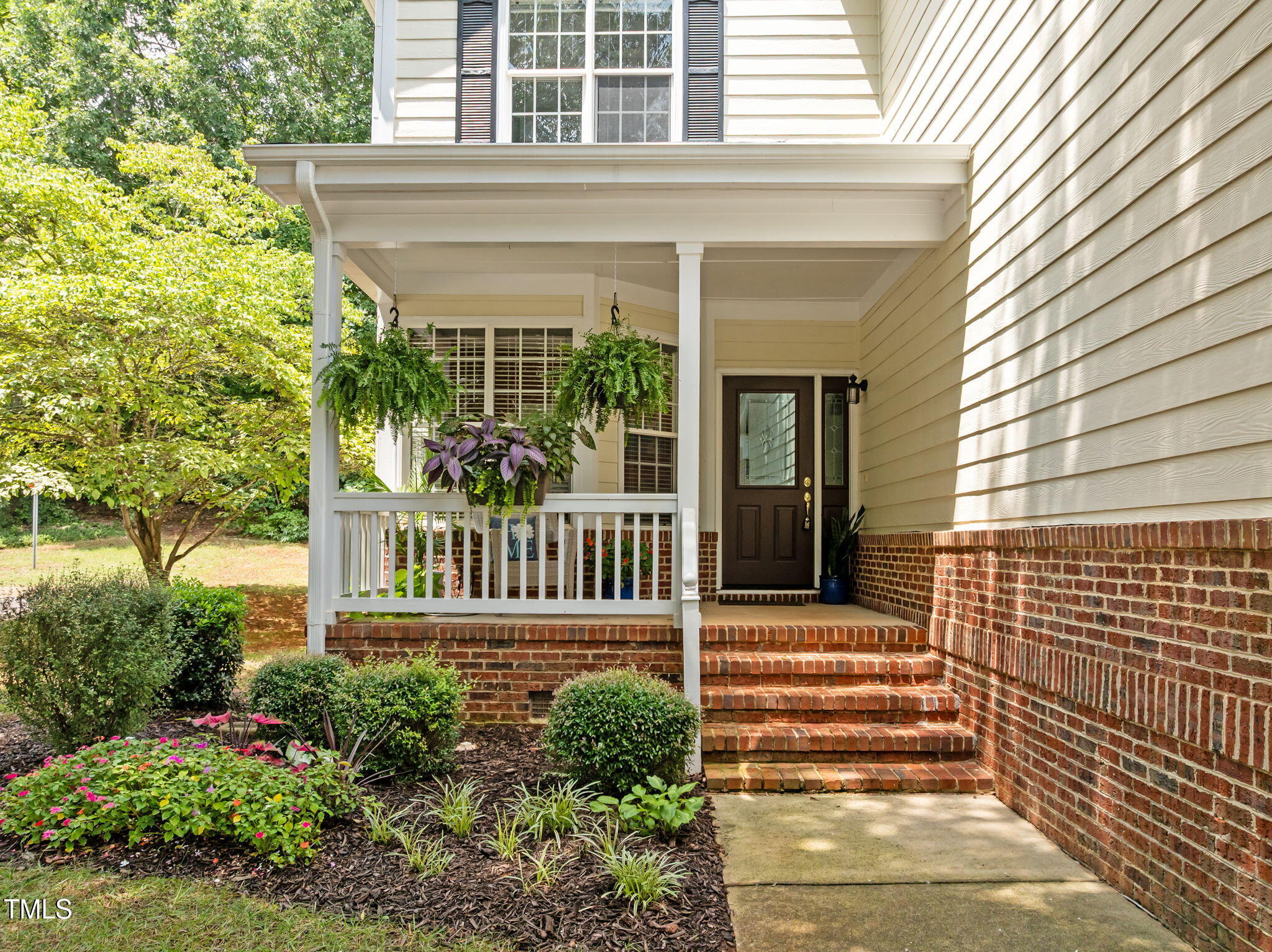 8315 Amber Leaf Court