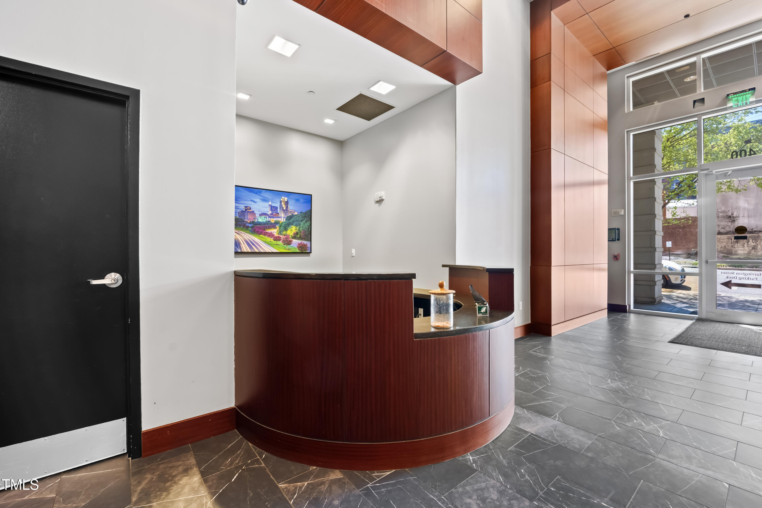 400 W North Street 804