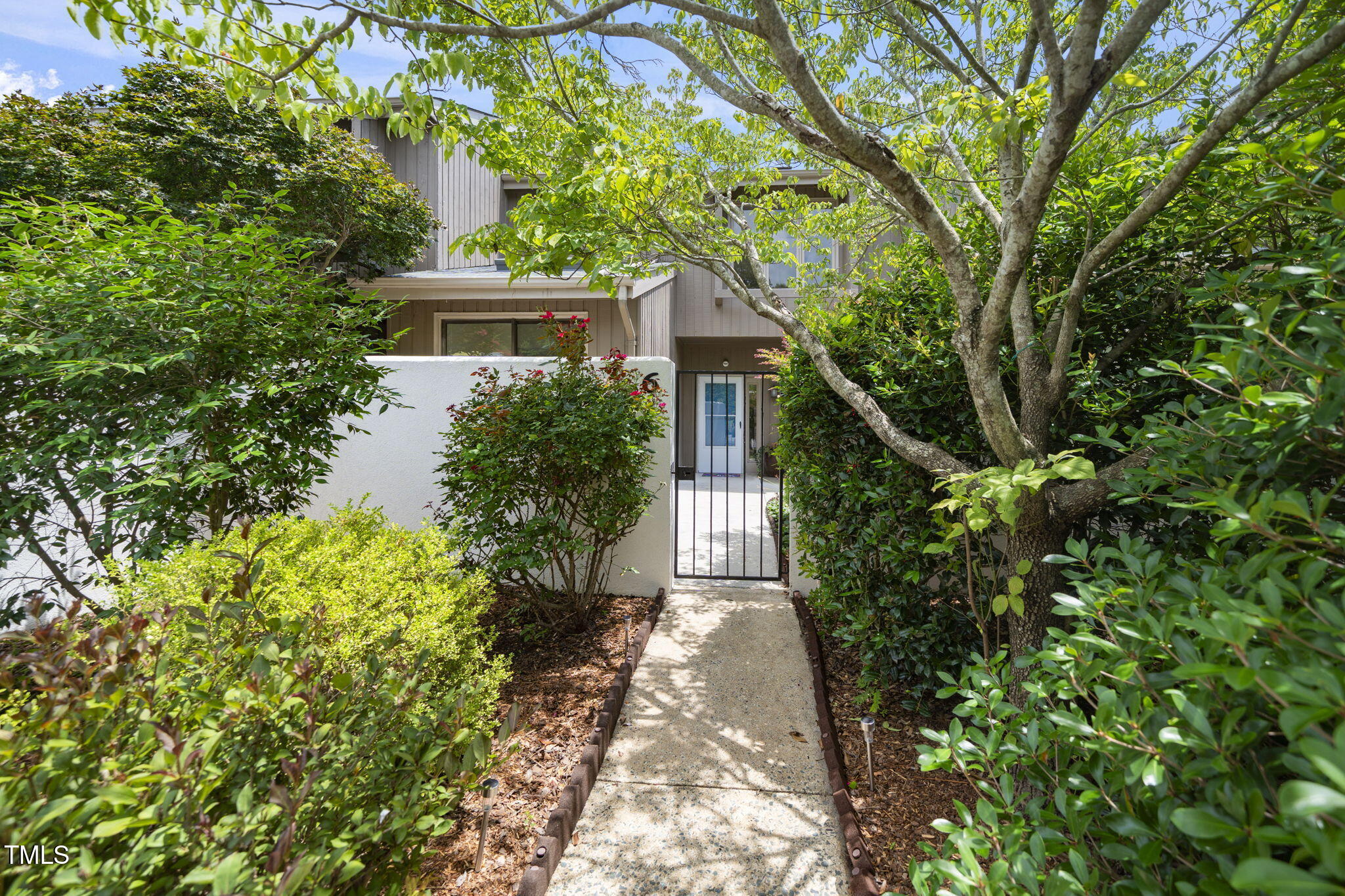 6 Weybridge Place