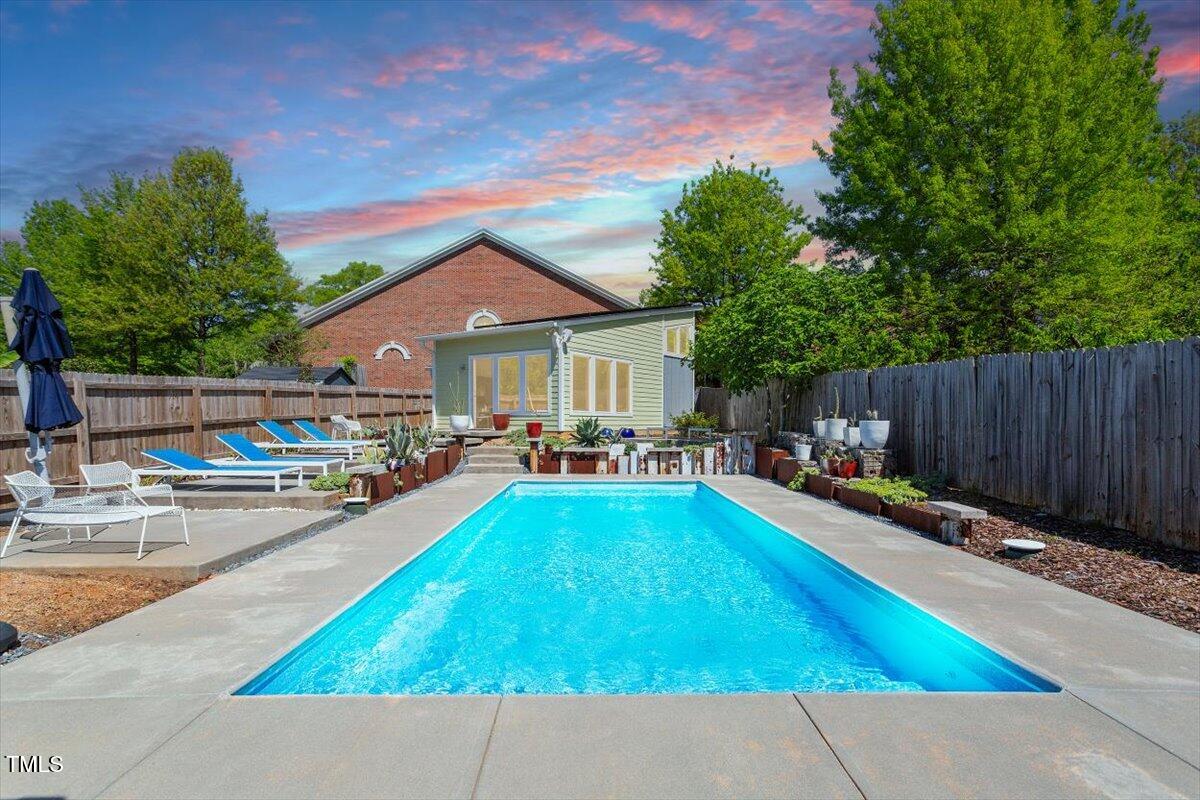 545 E Lenoir Street