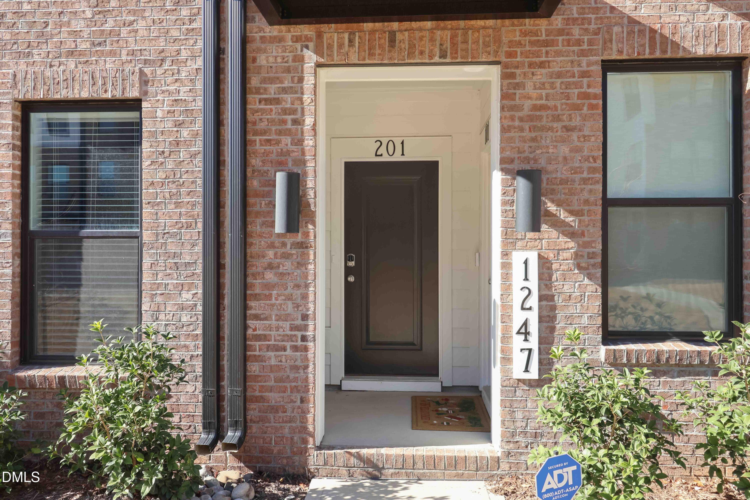 1247 Shaw View Alley