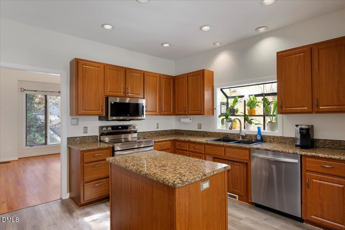 813 Vestavia Woods Drive