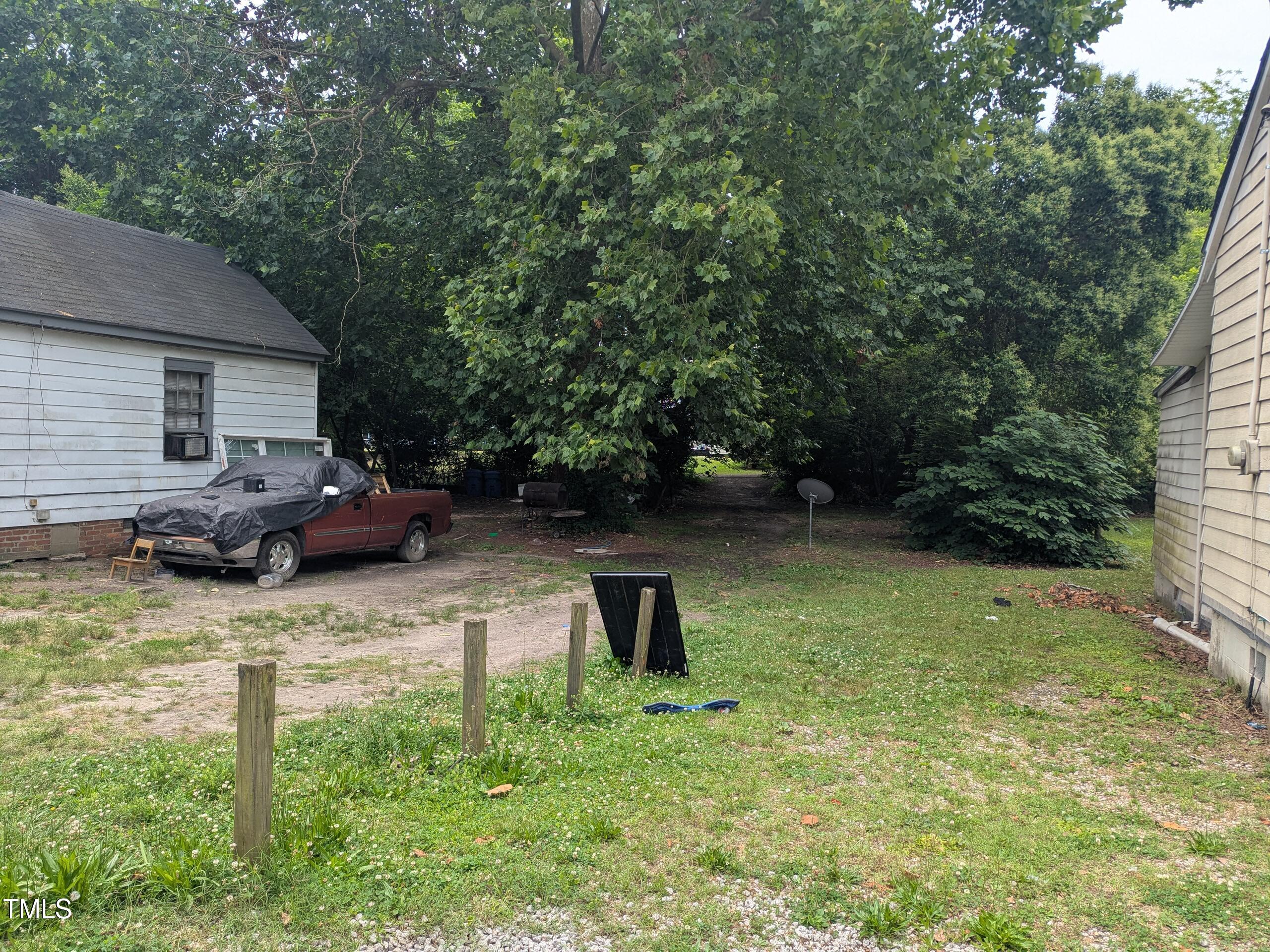 704 Vance Street E