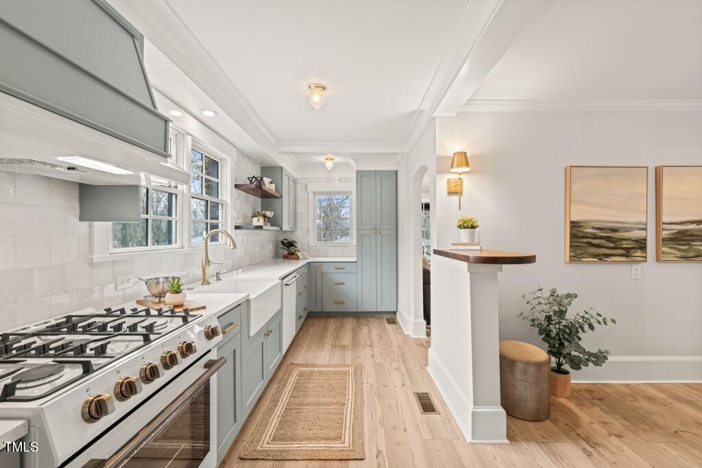 320 W Orange Street