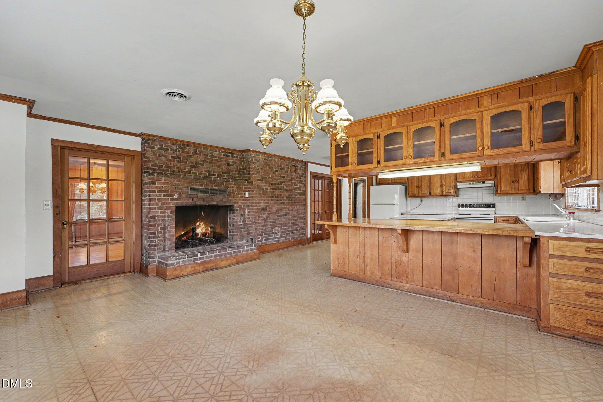 5529 Hollow Hill Road