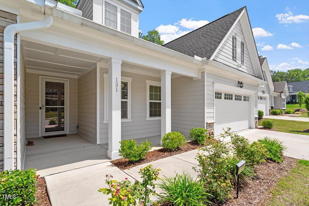 131 English Violet Lane