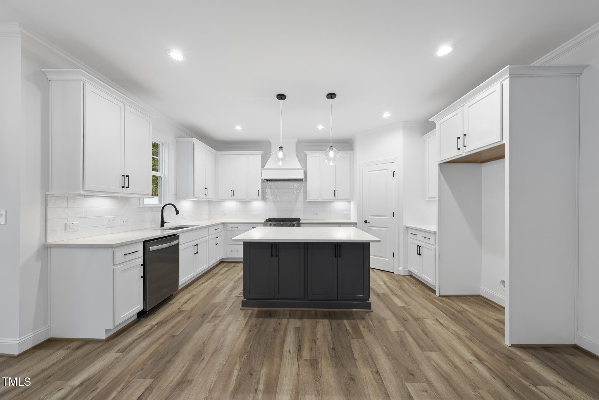 2621 Silver Gate Court