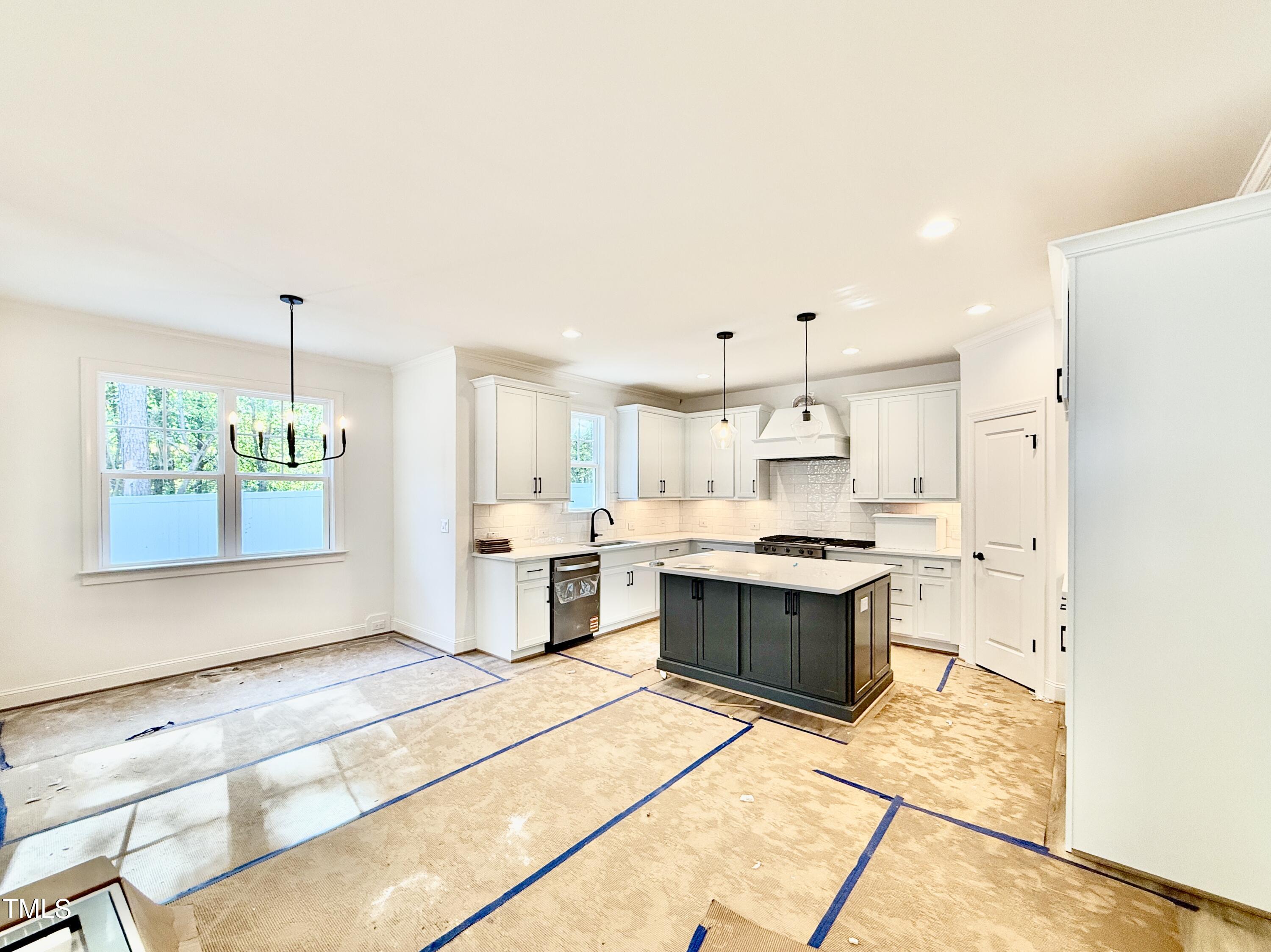 2621 Silver Gate Court