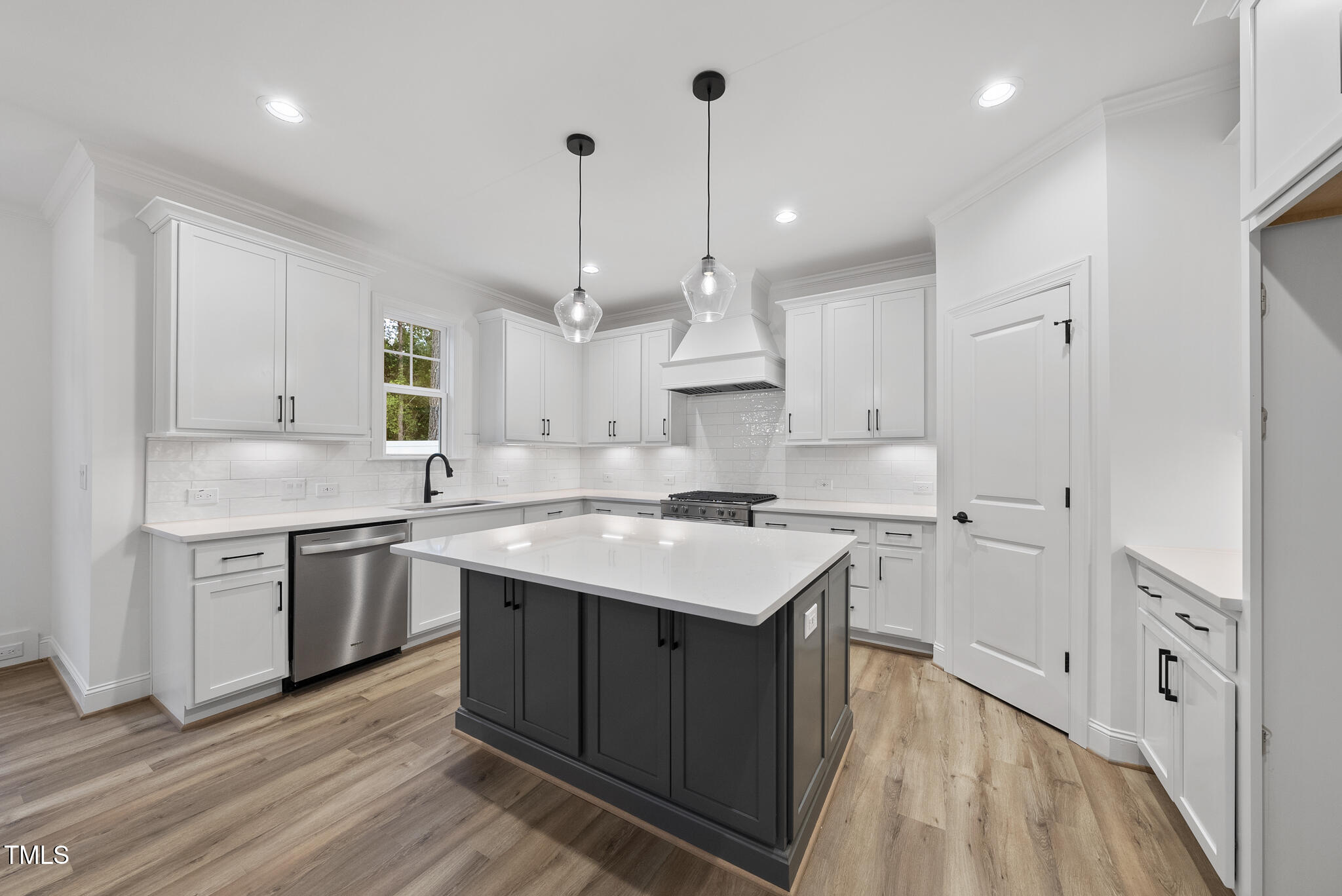 2621 Silver Gate Court