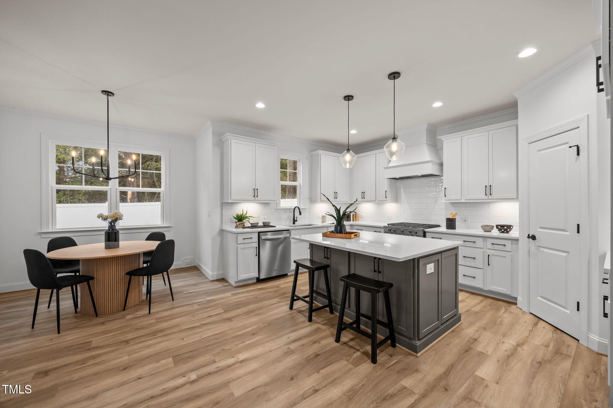 2621 Silver Gate Court