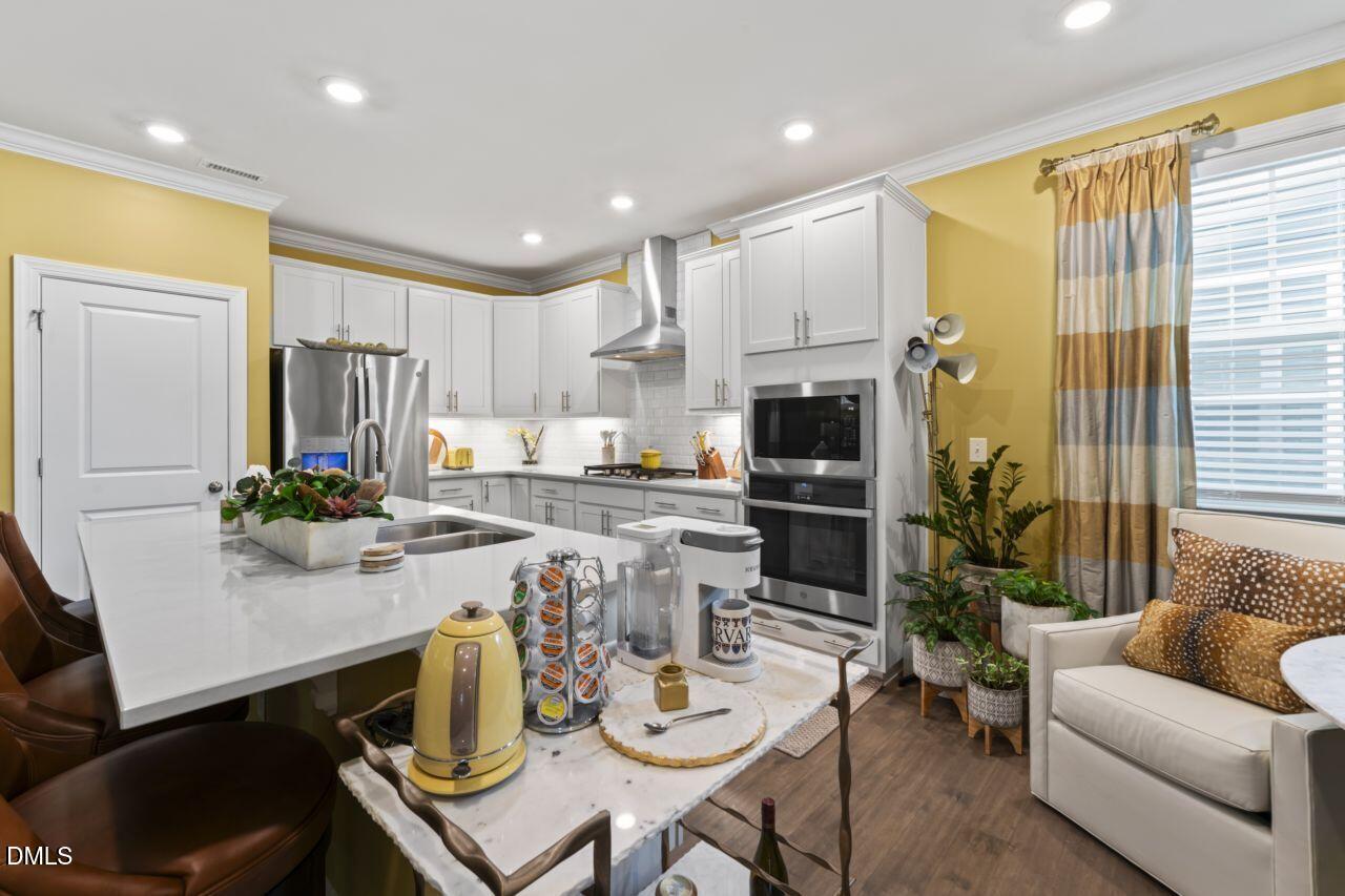 6142 Giddings Street