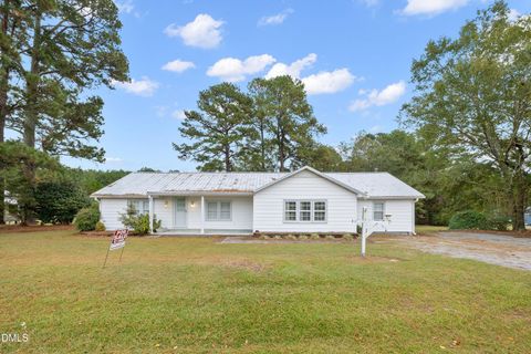 821 Penny Road Angier NC 27501