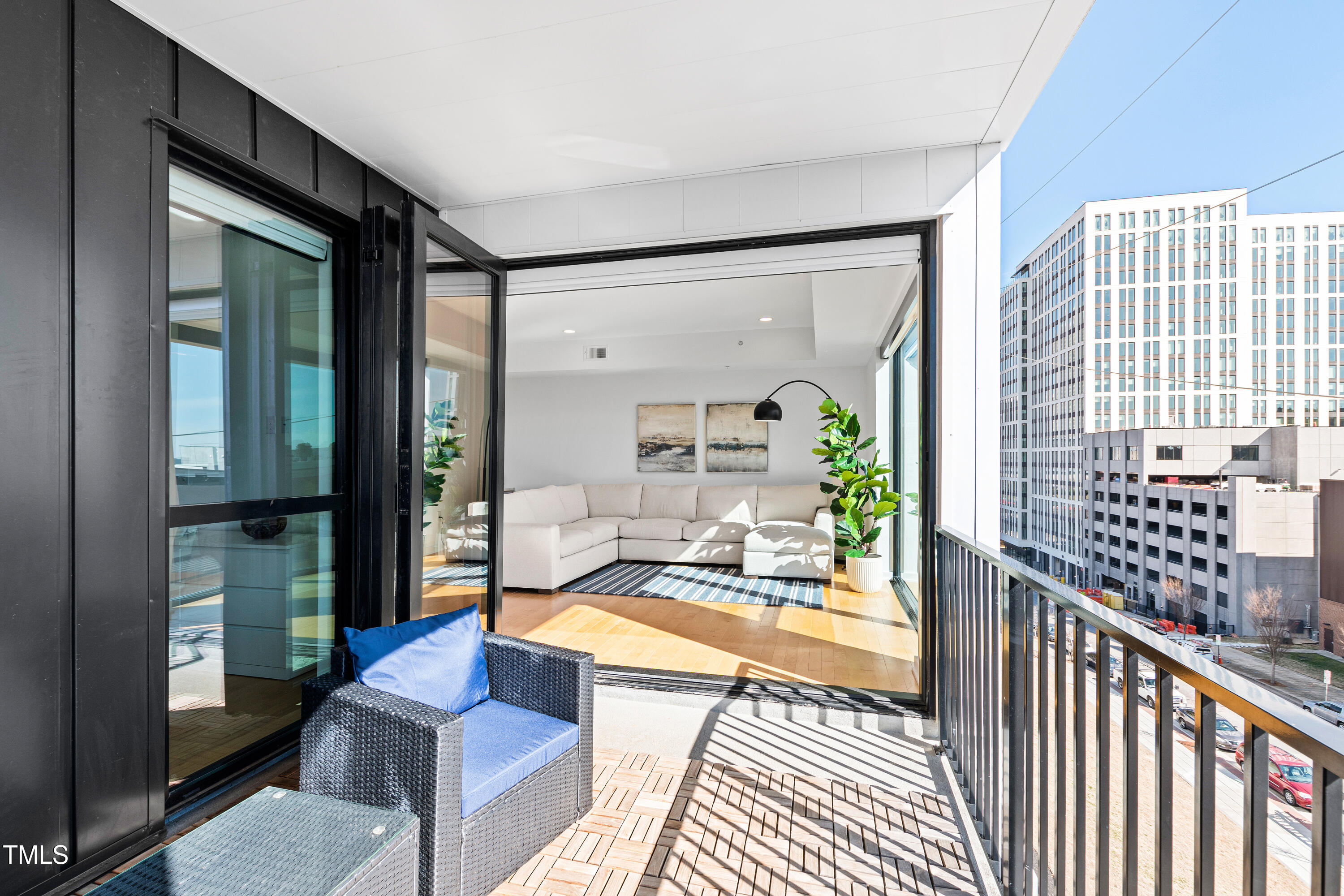 523 S West Street 409
