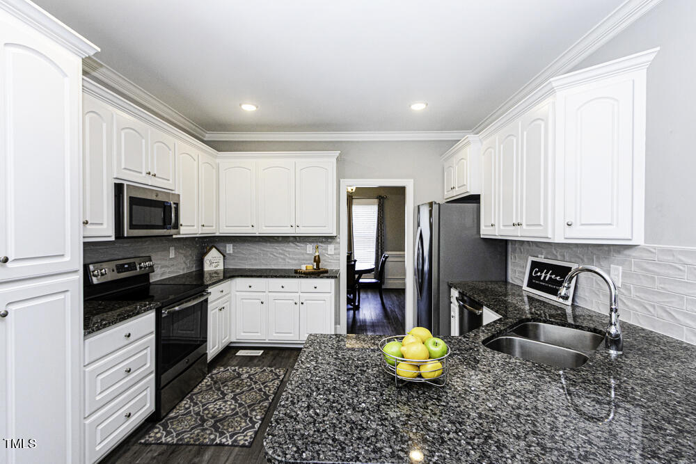 870 Live Oak Lane