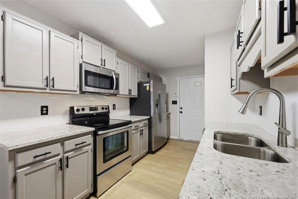5923 Lively Court