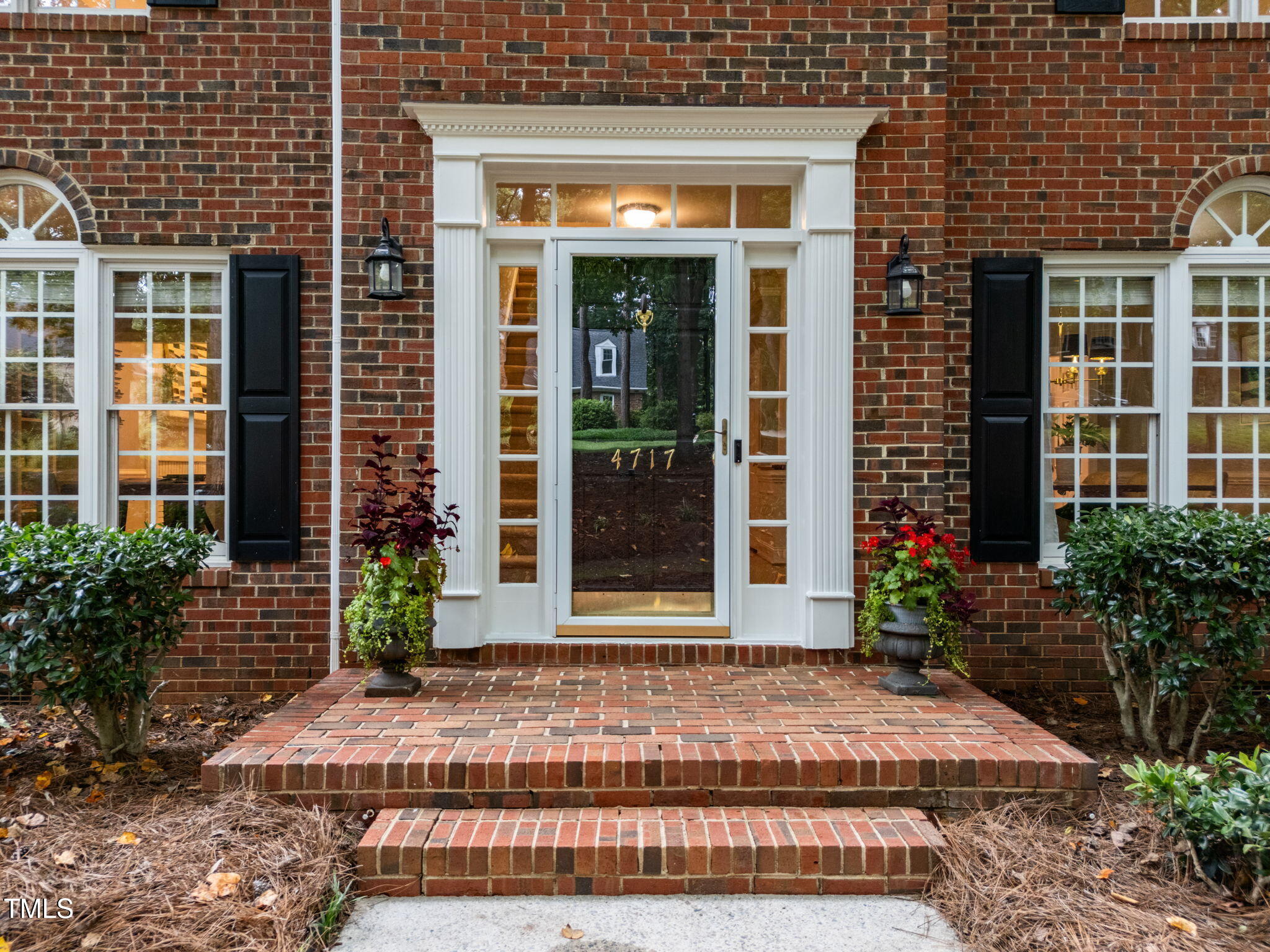 4717 Shadow Ridge Court