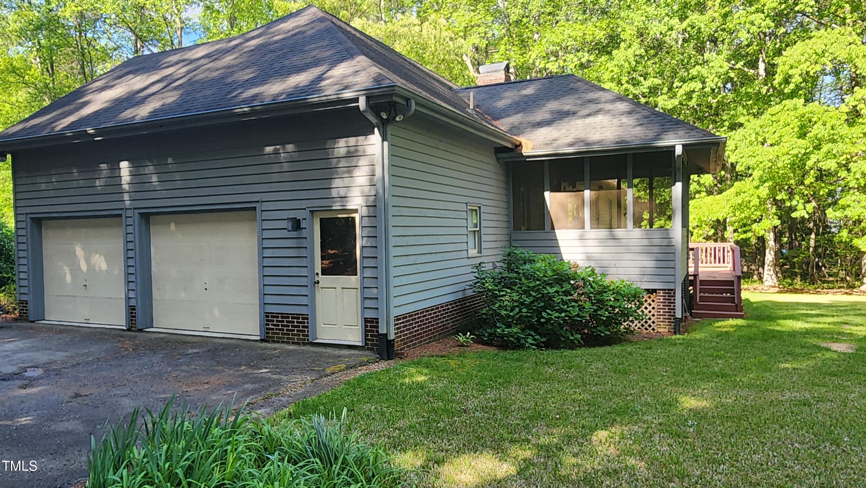 113 Colonial Drive
