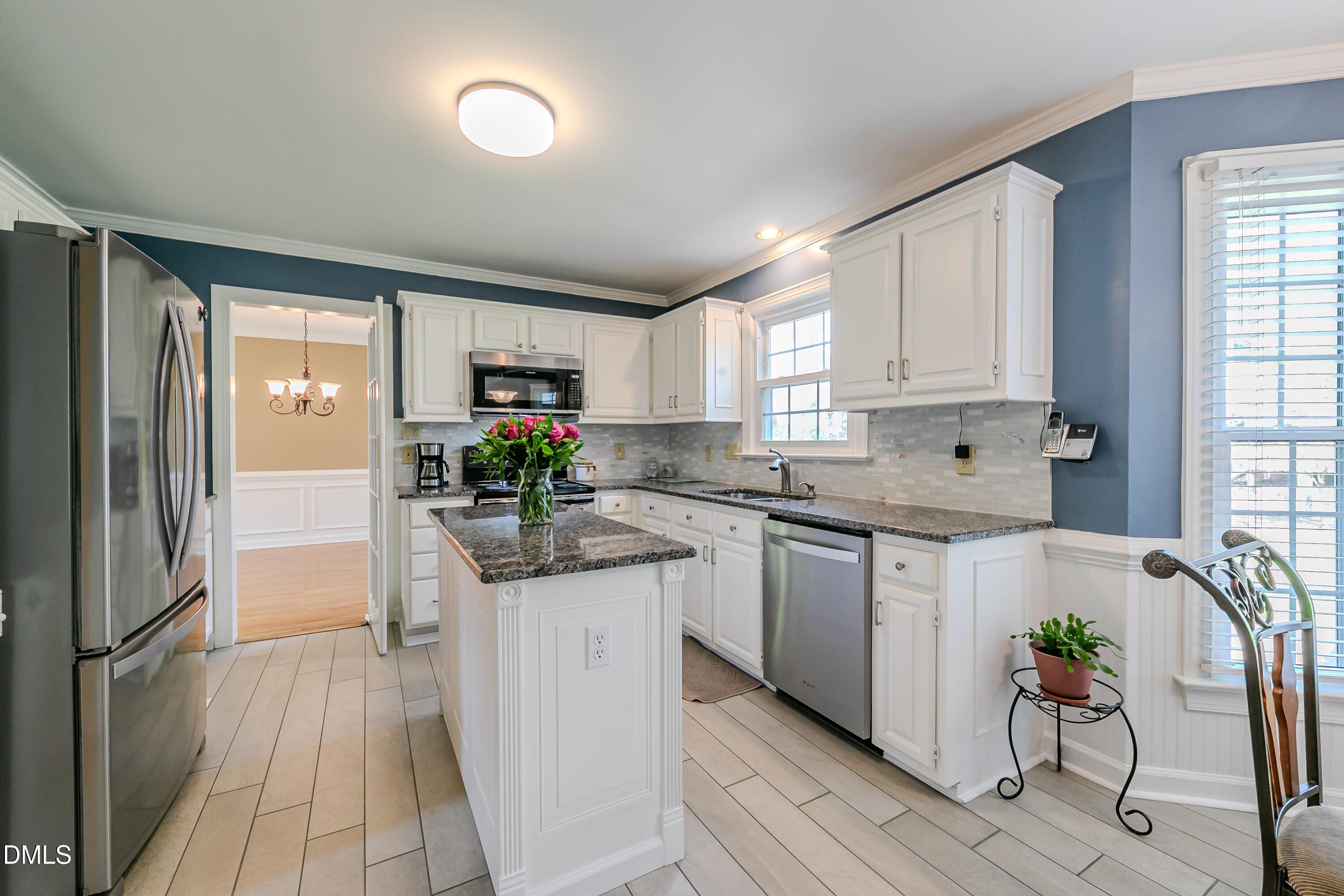 1010 Queensbury Circle