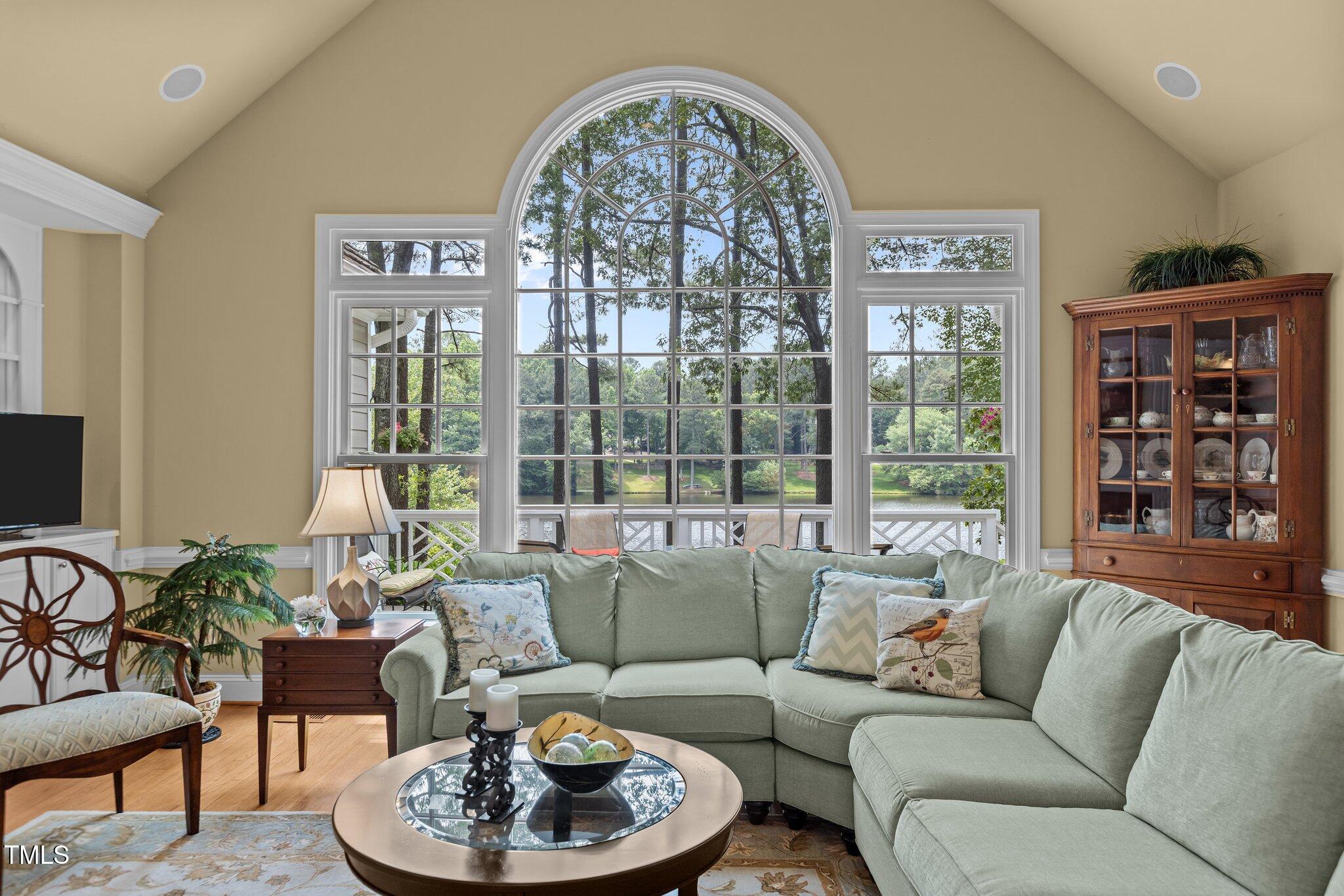 1009 Bearglades Lane