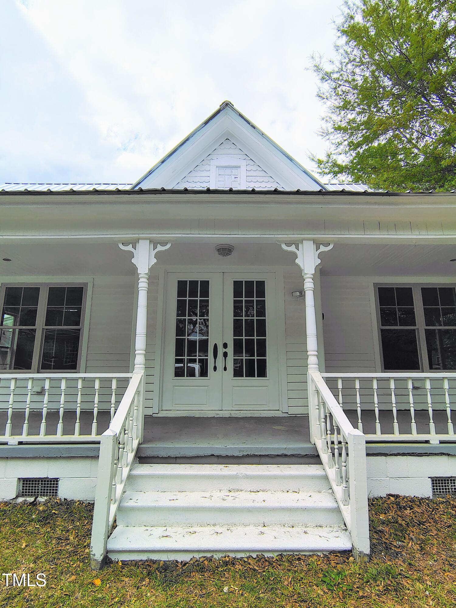 305 N Webb Street