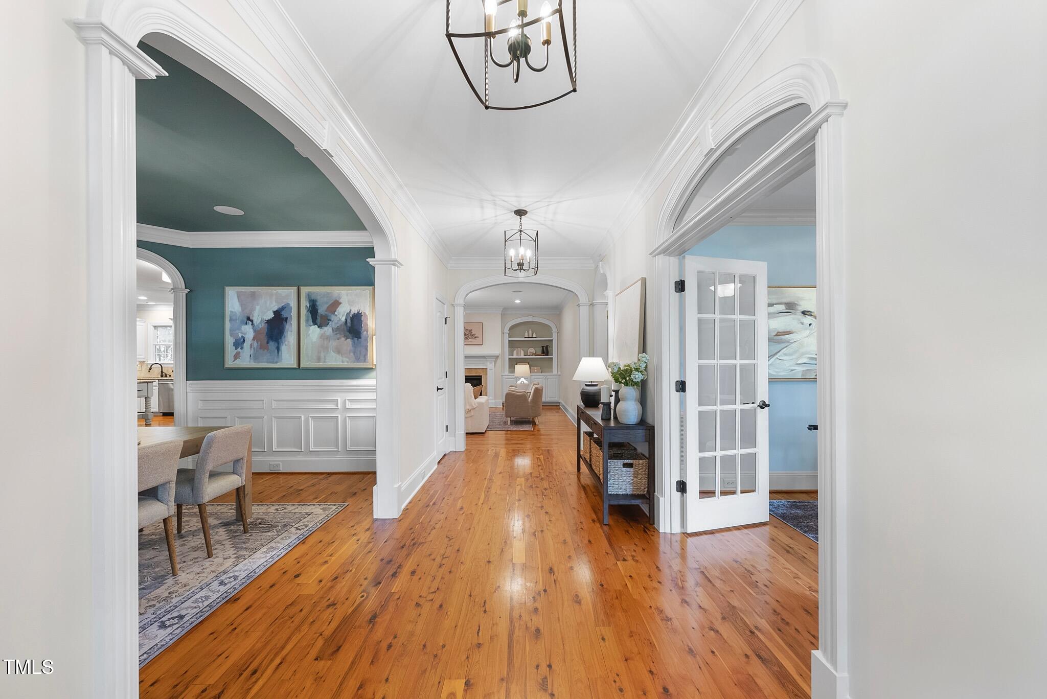 5217 Roswellcrest Court