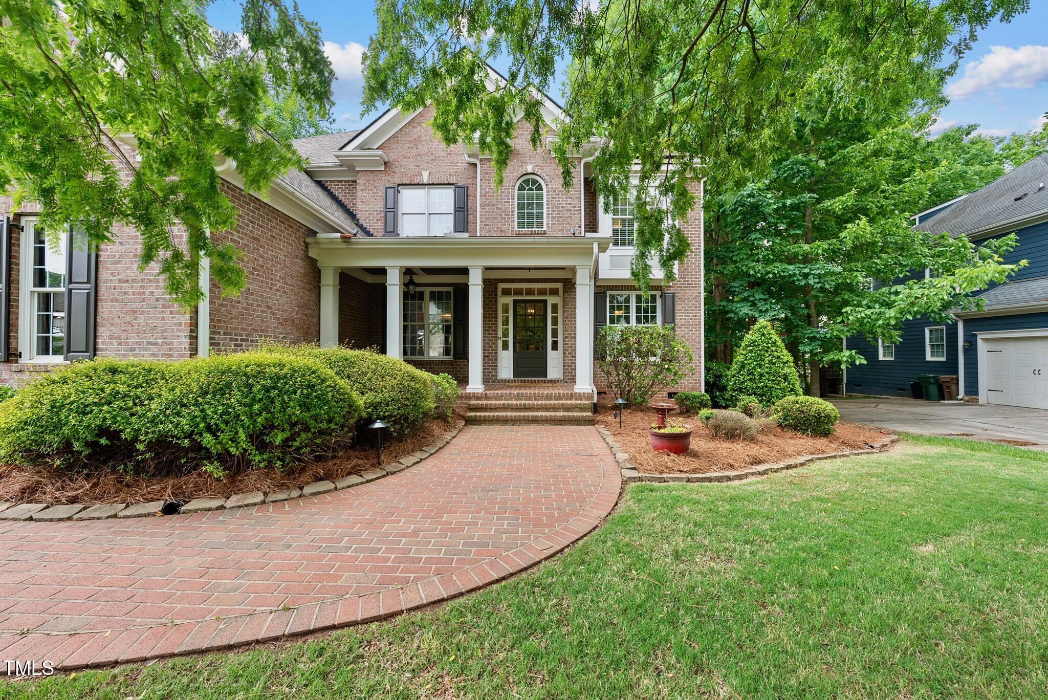 5217 Roswellcrest Court