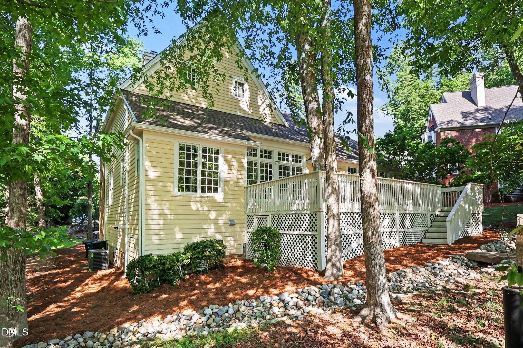 1224 E Pointe Drive