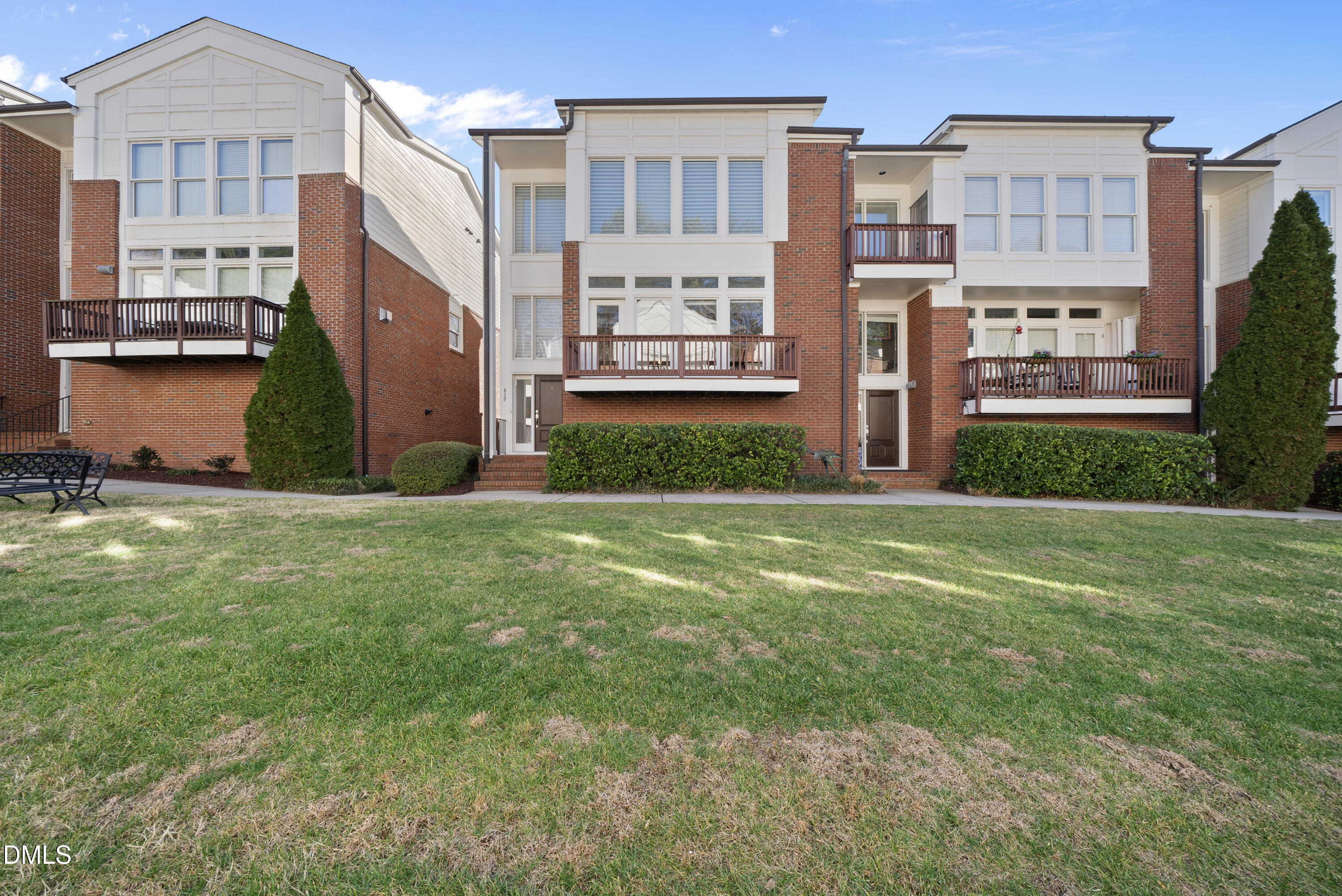 839 The Village Circle