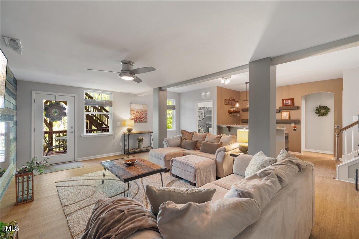 725 Ancient Oaks Drive