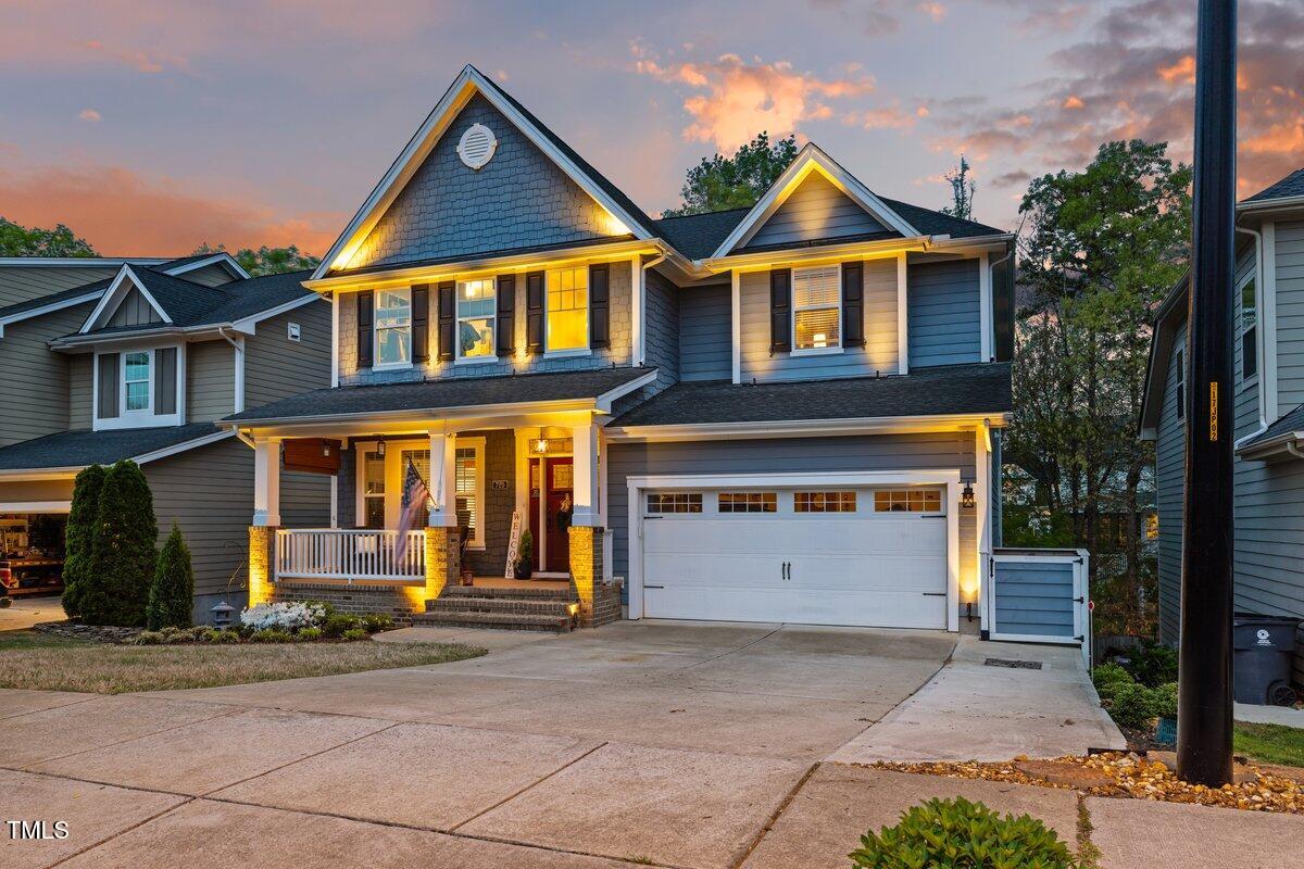 725 Ancient Oaks Drive