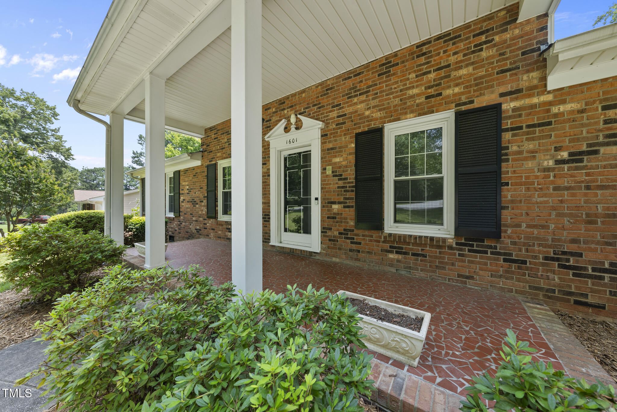 1601 Redmond Drive