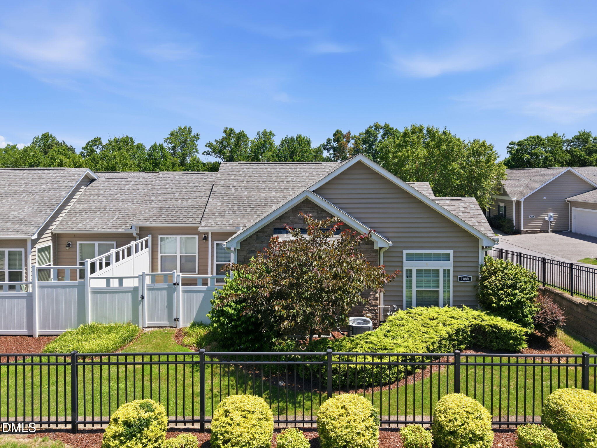 1089 Blue Bird Lane