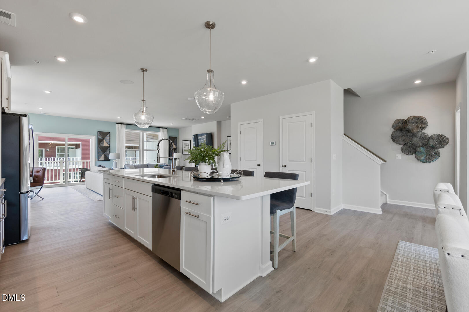 148 N White Street #200