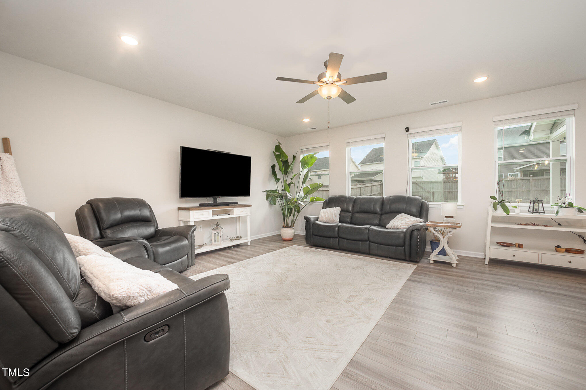 712 Calera Lane