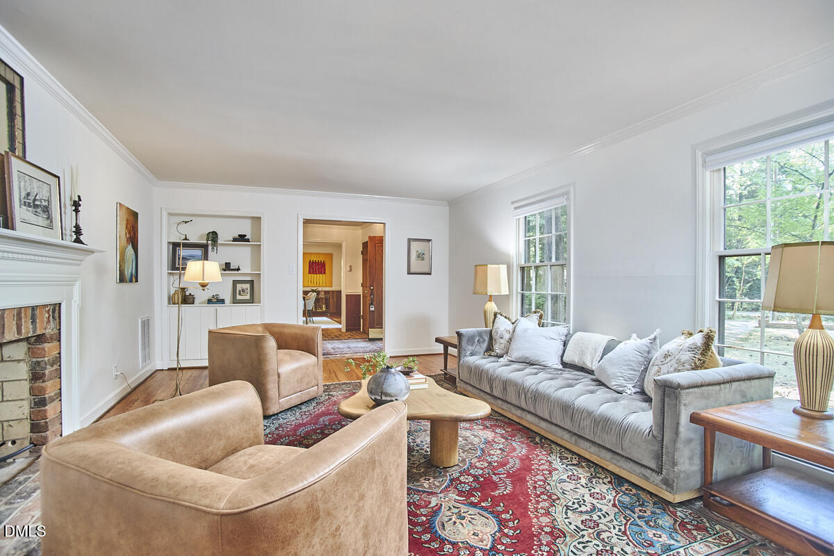 2152 Lakeshore Court