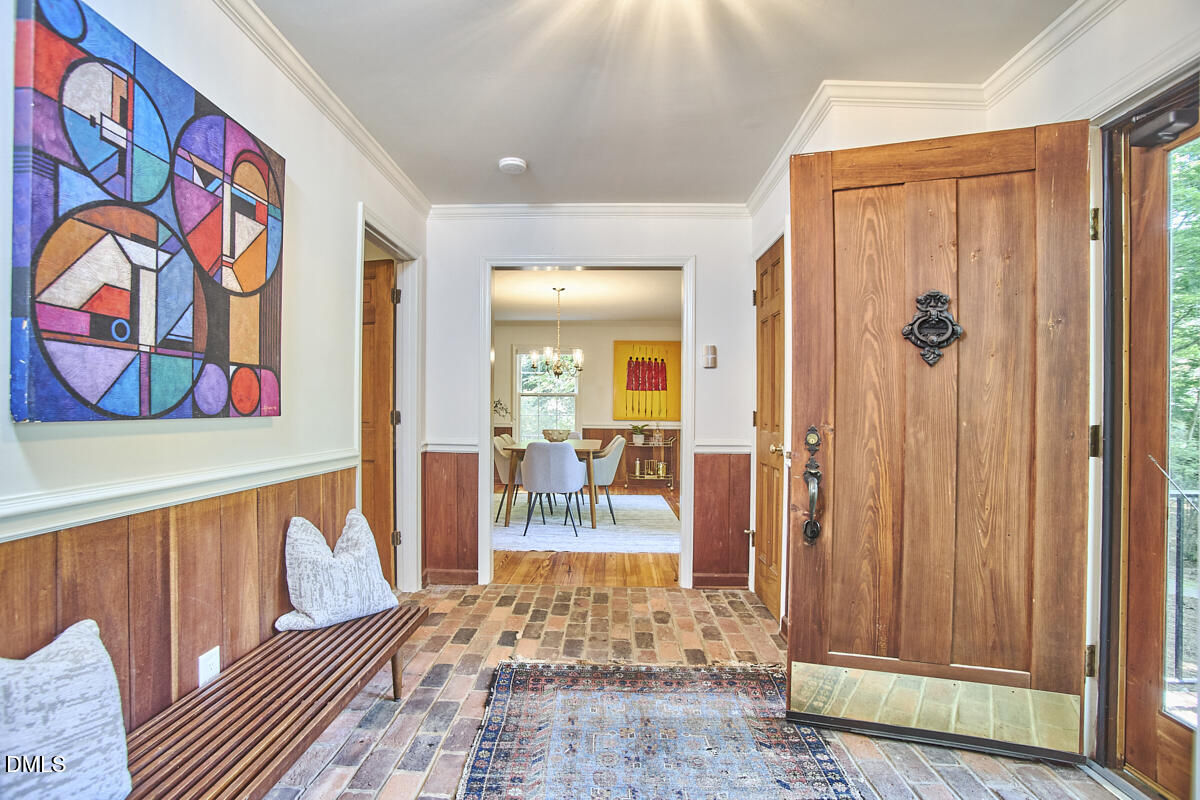 2152 Lakeshore Court
