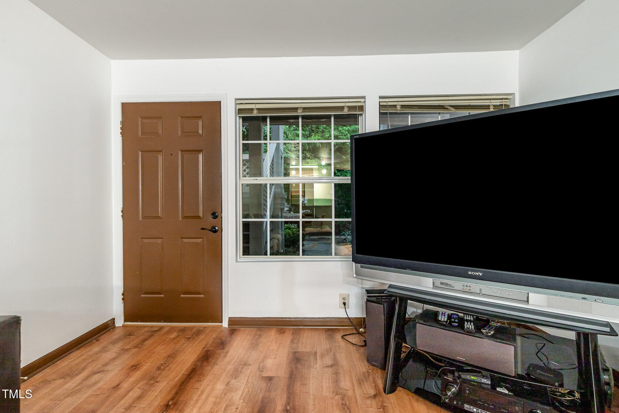 4907 Hollenden Drive 106