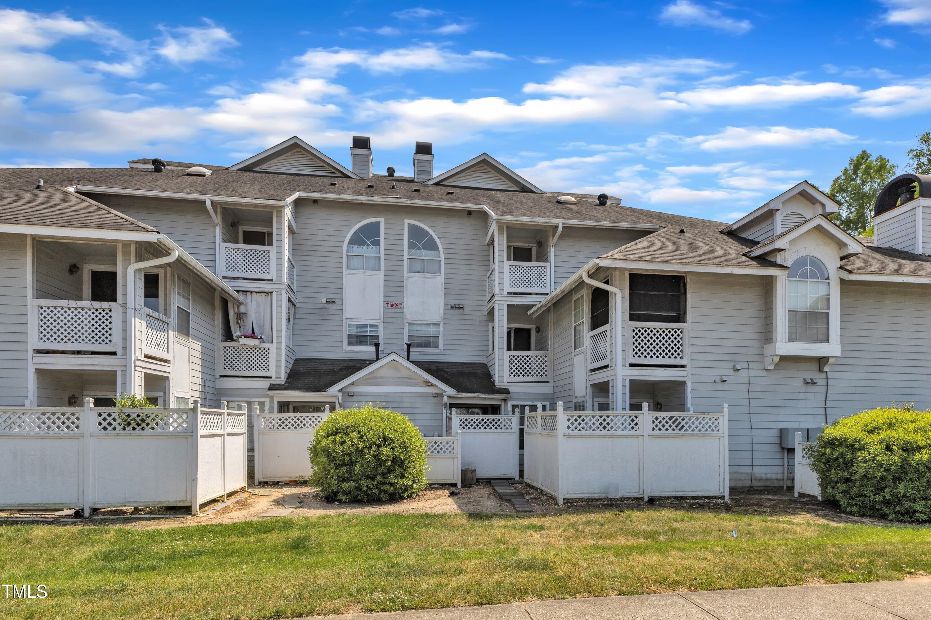4907 Hollenden Drive 106