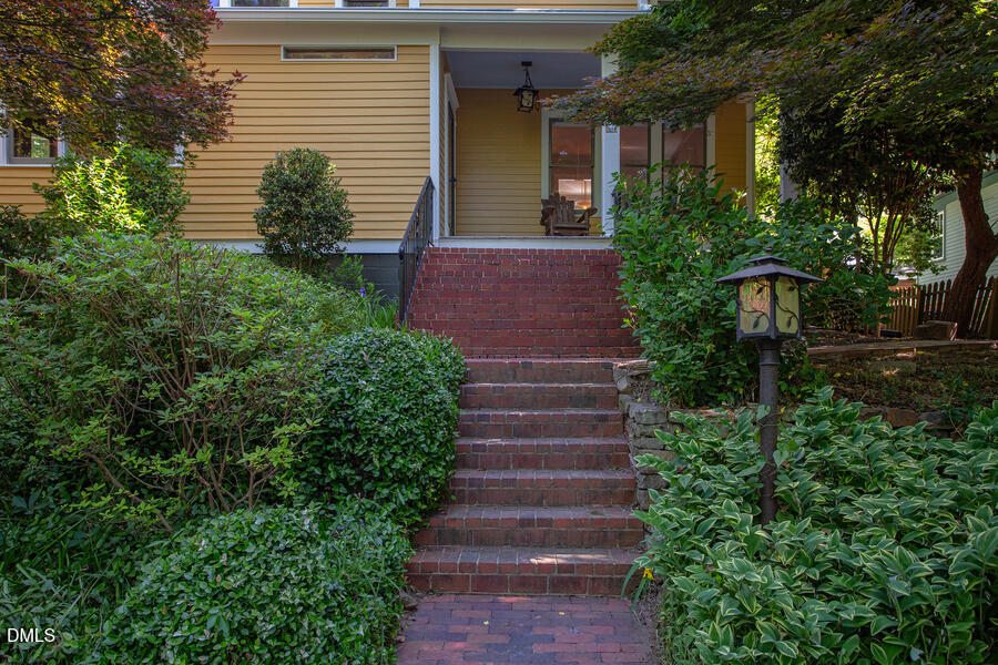 8 Cobb Terrace