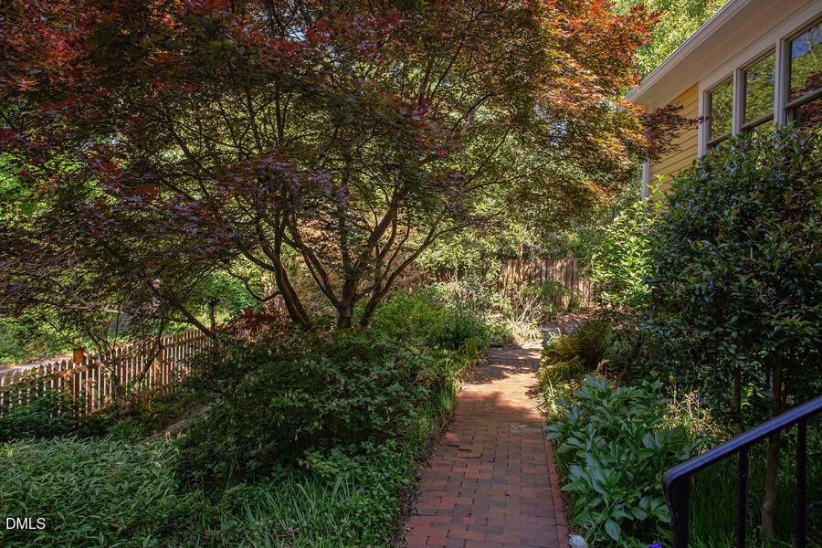 8 Cobb Terrace