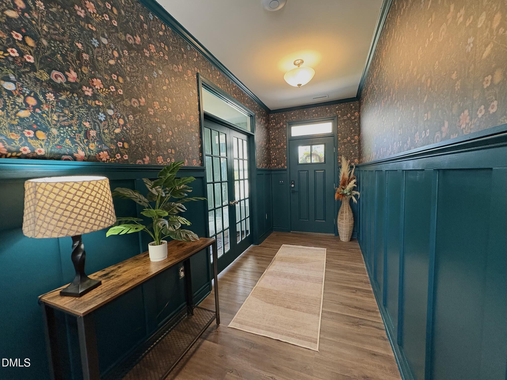 4 E Odell Lane