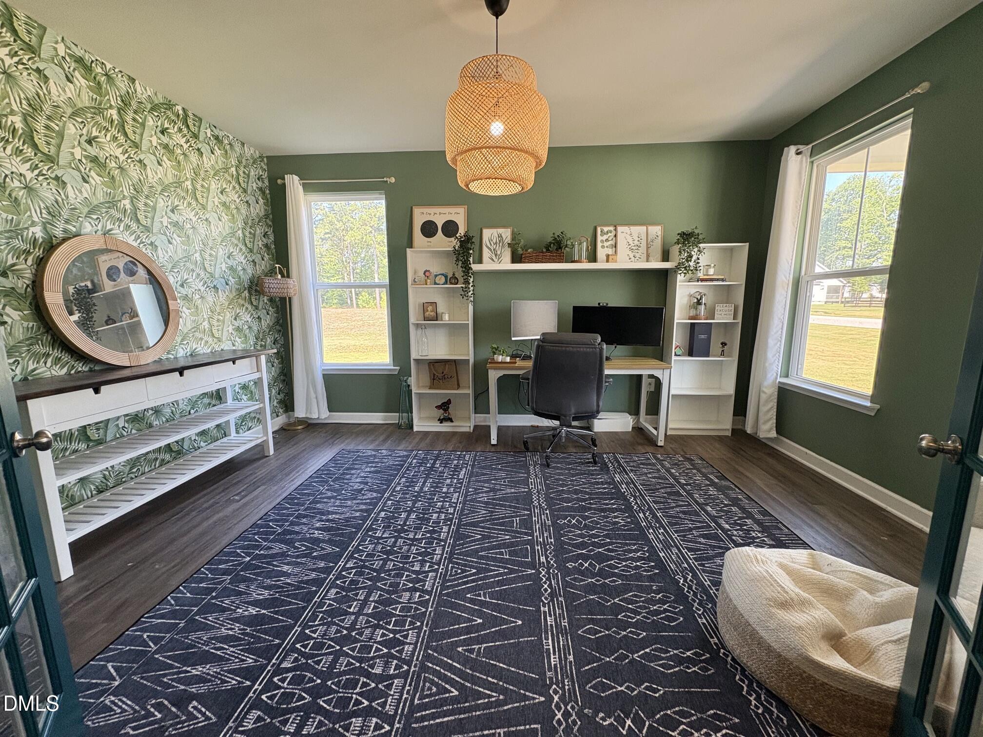 4 E Odell Lane