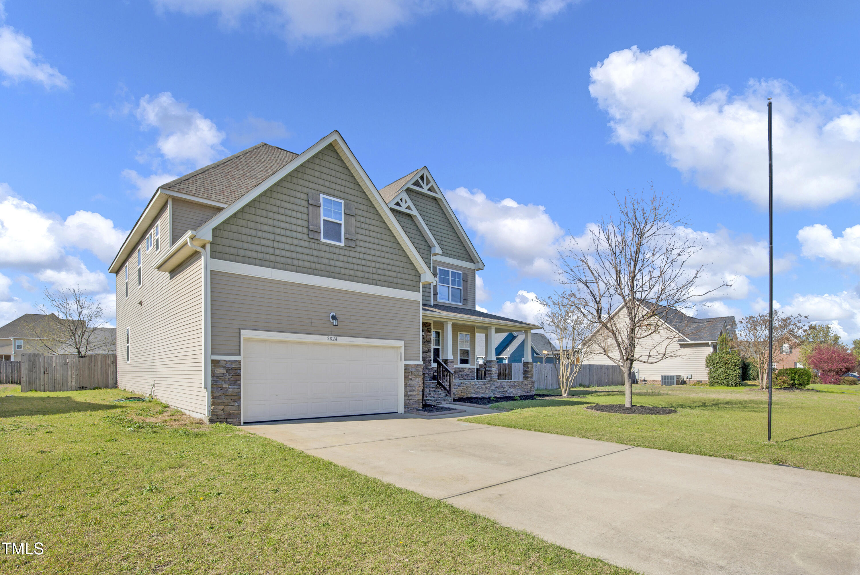 5824 Lady Way