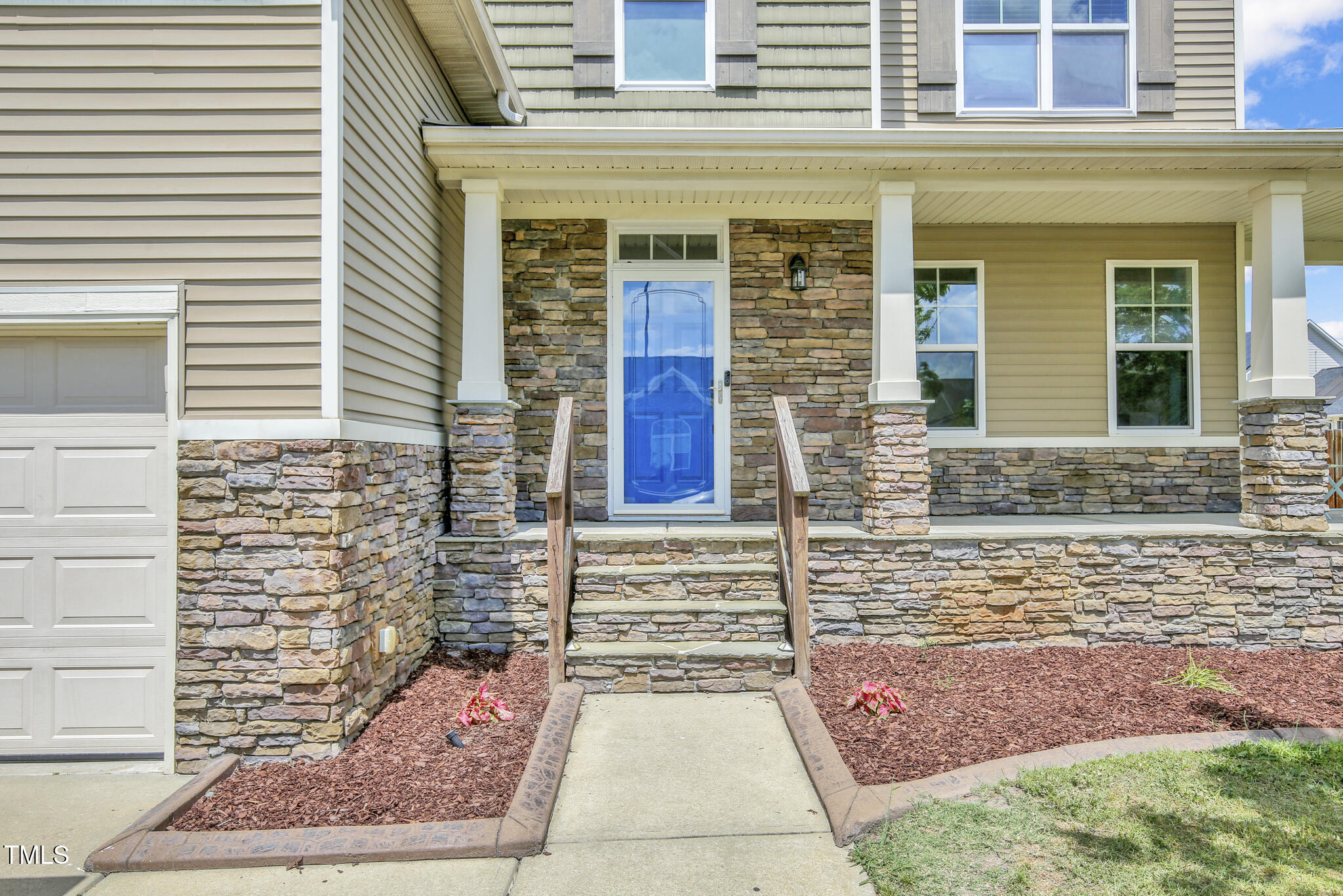 5824 Lady Way